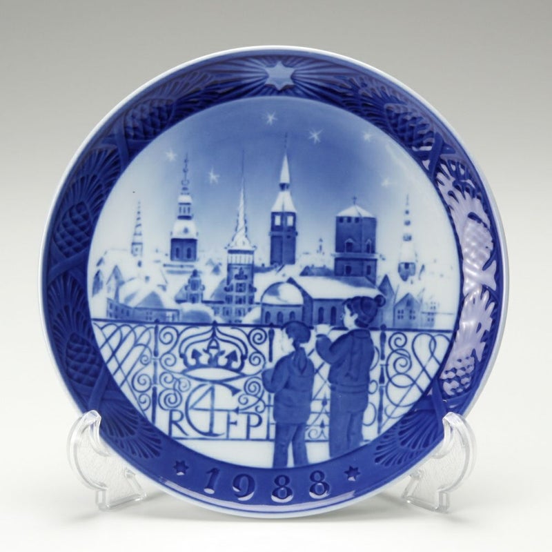 ロイヤルコペンハーゲン（Royal Copenhagen） イヤープレート 1988年／昭和63年 「コペンハーゲンのクリスマスイブ」