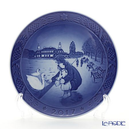 ロイヤルコペンハーゲン（Royal Copenhagen） イヤープレート 2017年／平成29年 「WALK AT THE LAKES」