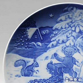 ビングオーグレンダール（Bing＆Grondahl） イヤープレート 2001年 「Playing the Snow」
