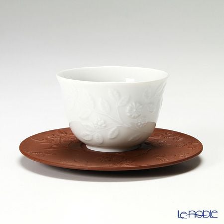 マイセン（Meissen） 歴代レリーフ 55954／85662 白磁カップ＆ベットガーセッ器ソーサー 1984年発表 小花模様
