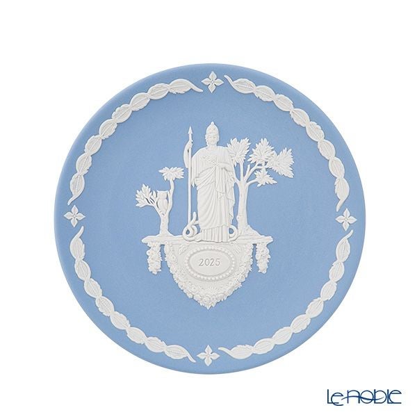 ウェッジウッド（Wedgwood）ジャスパー ペールブルー イヤープレート 17cm アテナ 2025年／令和7年【プレートスタンド、プレートハンガー付き】