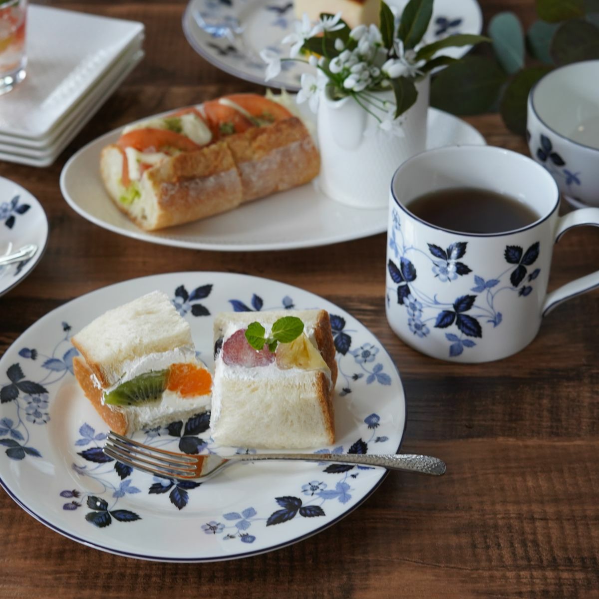 ウェッジウッド（Wedgwood） ストロベリーインクブルー マグカップ 350ml