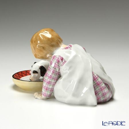 マイセン（Meissen） ヘンチェルの子供シリーズ 900100／73369 ミルクを飲む犬と子供