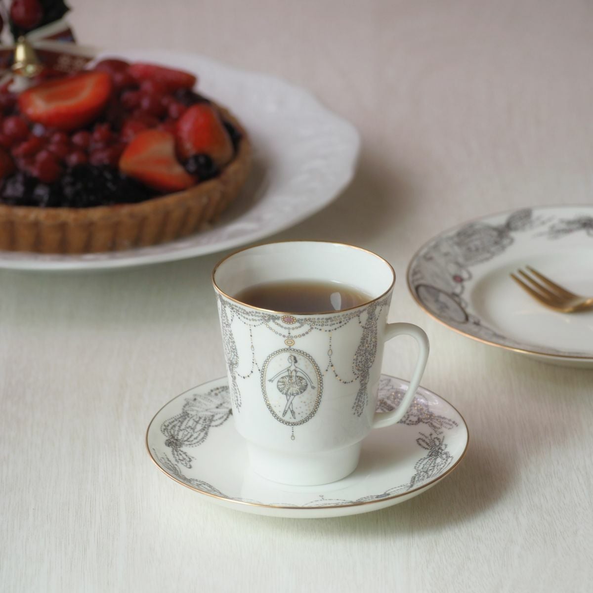 ロシア食器 インペリアル・ポーセリン バレエコレクション 3ピースセット 白鳥の湖