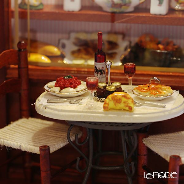 ロイター・ポーセリン シェ ミシェル （レストラン） ミニチュア ドールハウス 102.794／7 ライト付