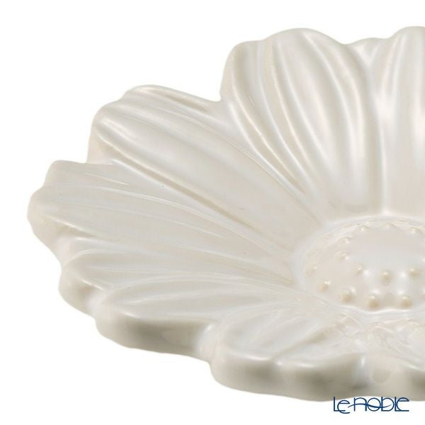 マルミツポテリ ソボカイ マーガレット プレート 9.4cm ホワイト