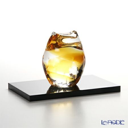 津軽びいどろ 子ふくろう F-62127 アンバー 木製台座付 9.5cm