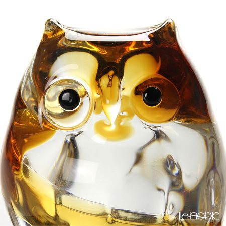 津軽びいどろ 子ふくろう F-62127 アンバー 木製台座付 9.5cm