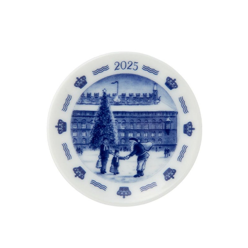 ロイヤルコペンハーゲン（Royal Copenhagen） ミニプラケット／ミニイヤープレート 8cm CHRISTMAS IN COPENGHAGEN 2025年／令和7年