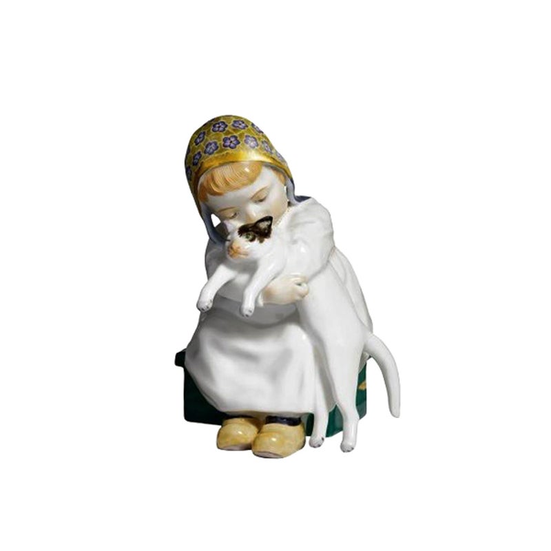 【メーカー取り寄せ商品】マイセン（Meissen） ヘンチェルの子供シリーズ ネコを抱く女の子 12cm 73367／900300