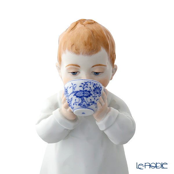 【メーカー取り寄せ商品】マイセン（Meissen） ヘンチェルの子供シリーズ ミルクを飲む子ども 17cm 900100／73364