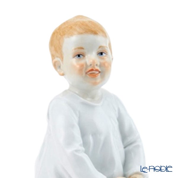 【メーカー取り寄せ商品】マイセン（Meissen） ヘンチェルの子供シリーズ 棒遊びをする子供 18.5cm 73365／900100
