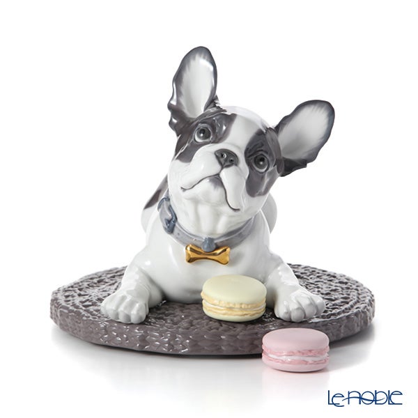 リヤドロ French Bulldog with Macaron 09398 2019 フレンチブルドッグとマカロン